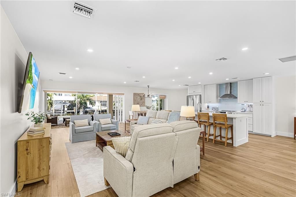 8 Palmview Blvd , Fort Myers Beach, FL 33931 Photo