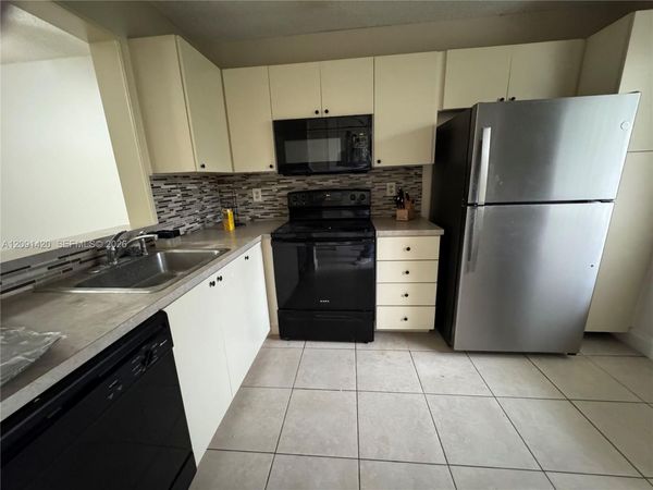 7760 NW 50th St , Unit 107, Lauderhill, FL 33351