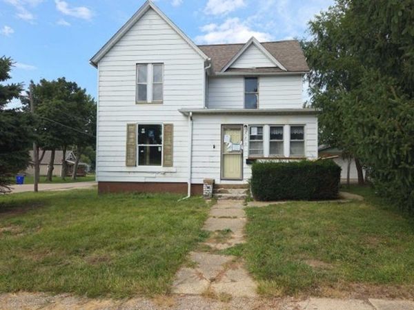 220 W 8th Street , Kewanee, IL 61443