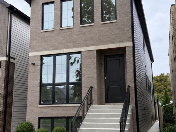 6732 N Oxford Avenue, Chicago, IL 60631
