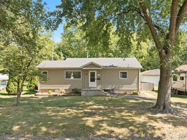 2911 Fredericka Street , Belleville, IL 62226