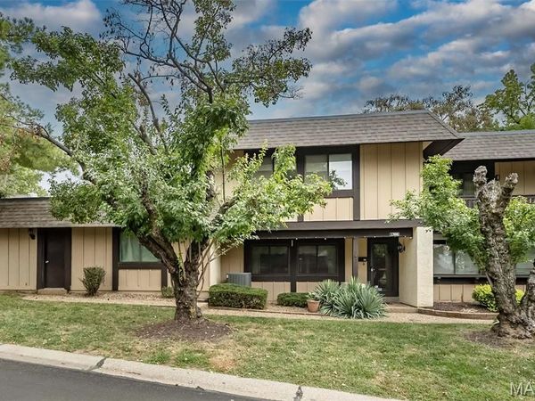 1368 Hampton Road , Unit A, St Charles, MO 63303