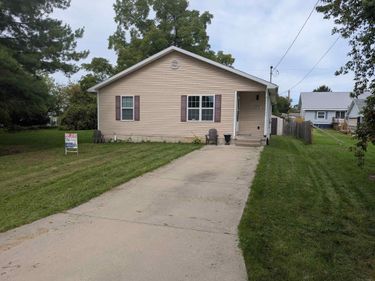 2275 Lincoln Manor Avenue, Flint, MI 48507