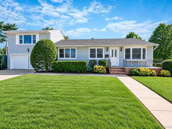 745 Anderson Avenue, Franklin Square, NY 11010