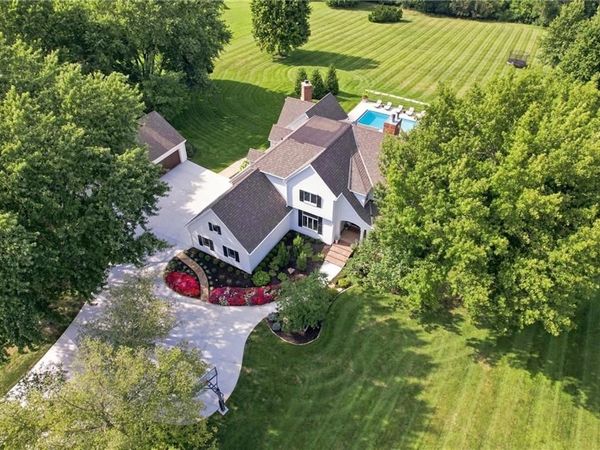 5700 W 183rd Street, Stilwell, KS 66085