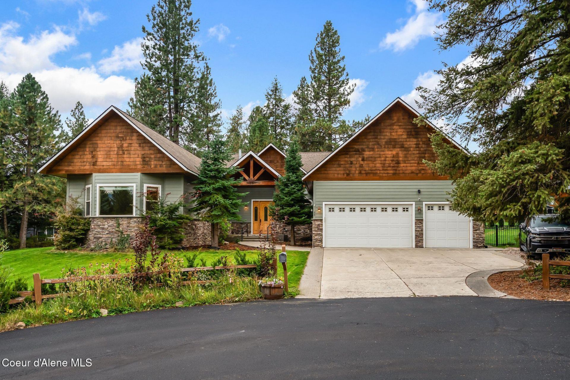 88 Parkland Ct, Blanchard, ID 83804 Main Photo
