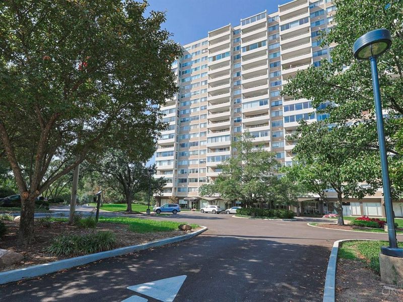 2324 Madison Road, Unit 1003, Cincinnati, OH 45208 Photo 1