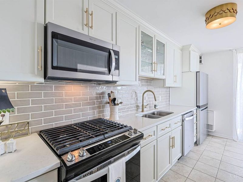 2324 Madison Road, Unit 1003, Cincinnati, OH 45208 Photo 14