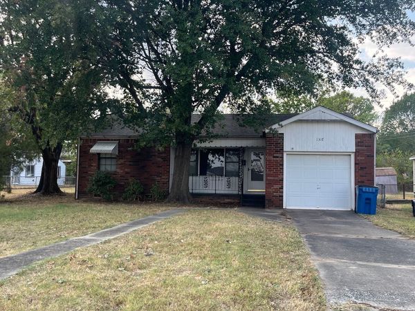 1317 S 10th Street , McAlester, OK 74501
