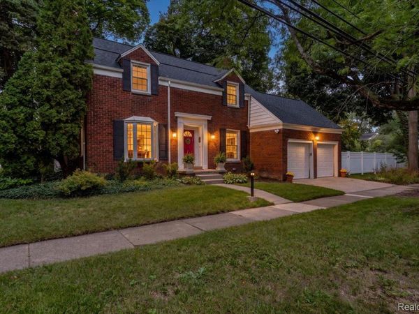 27250 Santa Barbara Drive, Lathrup Village, Mi 48076