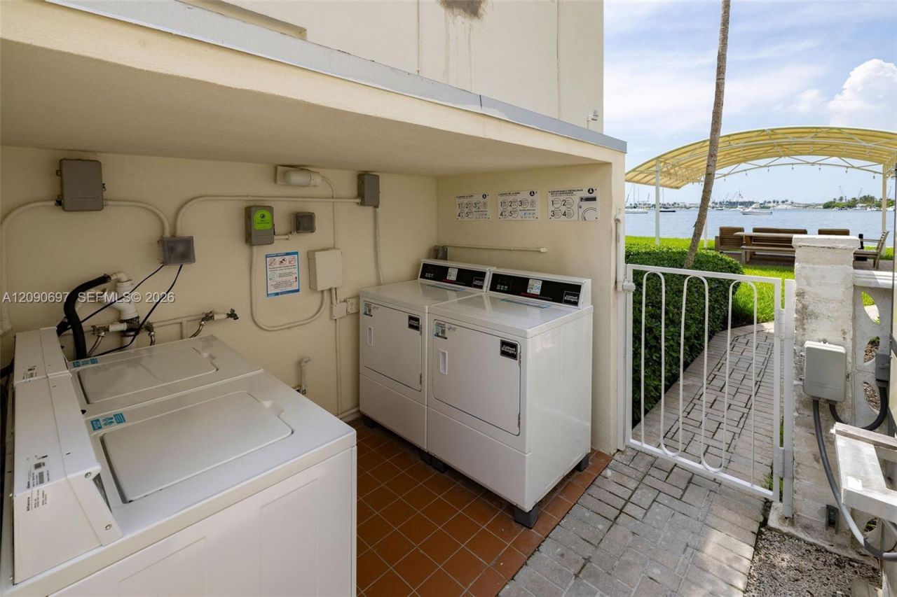 1130 Venetian Way, Unit 1D, Miami, FL 33139 Photo