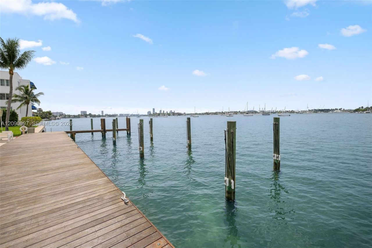 1130 Venetian Way, Unit 1D, Miami, FL 33139 Photo