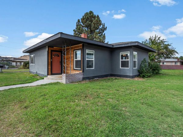 86 NE B Street, Madras, OR 97741