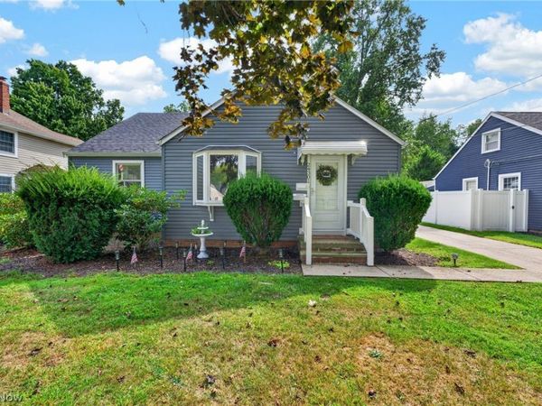 24301 Smith Avenue , Westlake, OH 44145