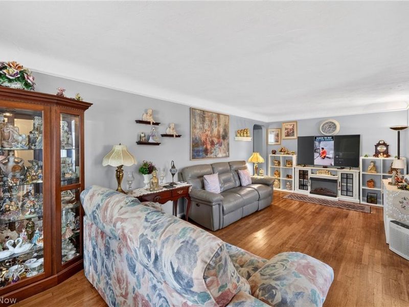 24301 Smith Avenue, Westlake, OH 44145 Photo 6