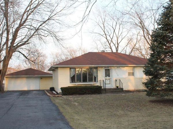 7715 Dakota Street , Hobart, IN 46342