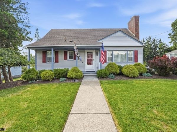 161 Manchester Ave, North Haledon, NJ 07508
