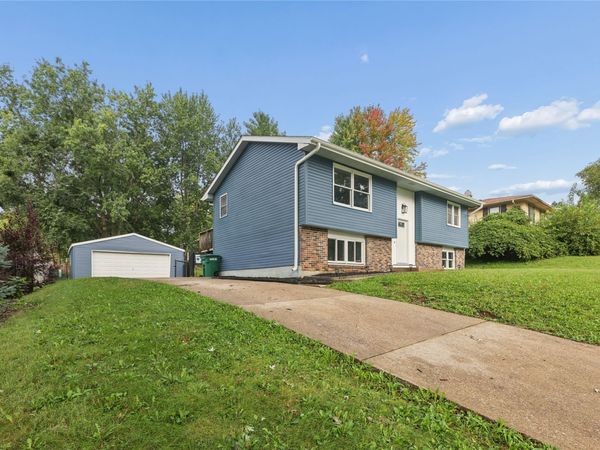 460 S Hickory Boulevard, Pleasant Hill, IA 50327