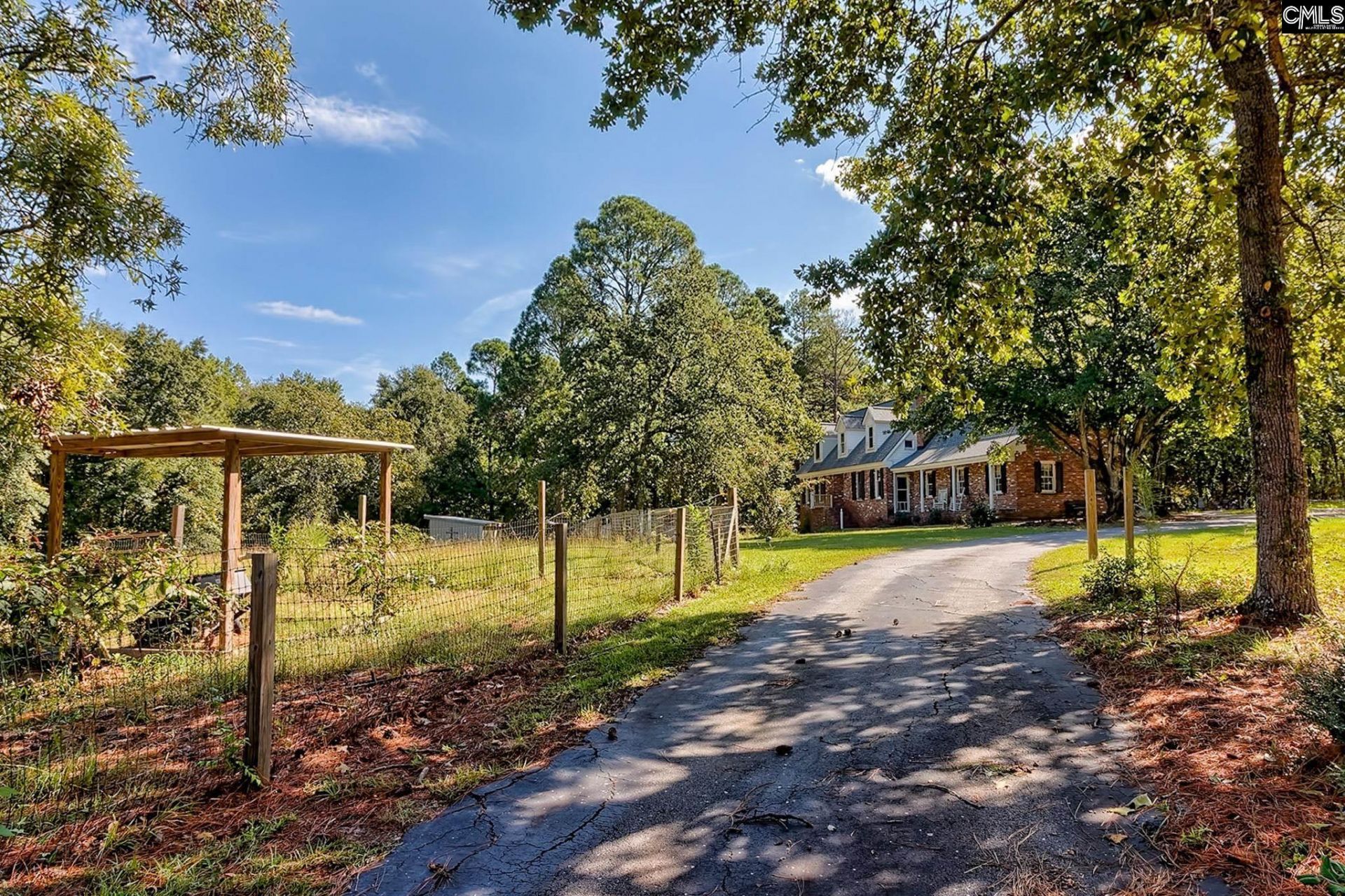919 Windy Road Photo 6