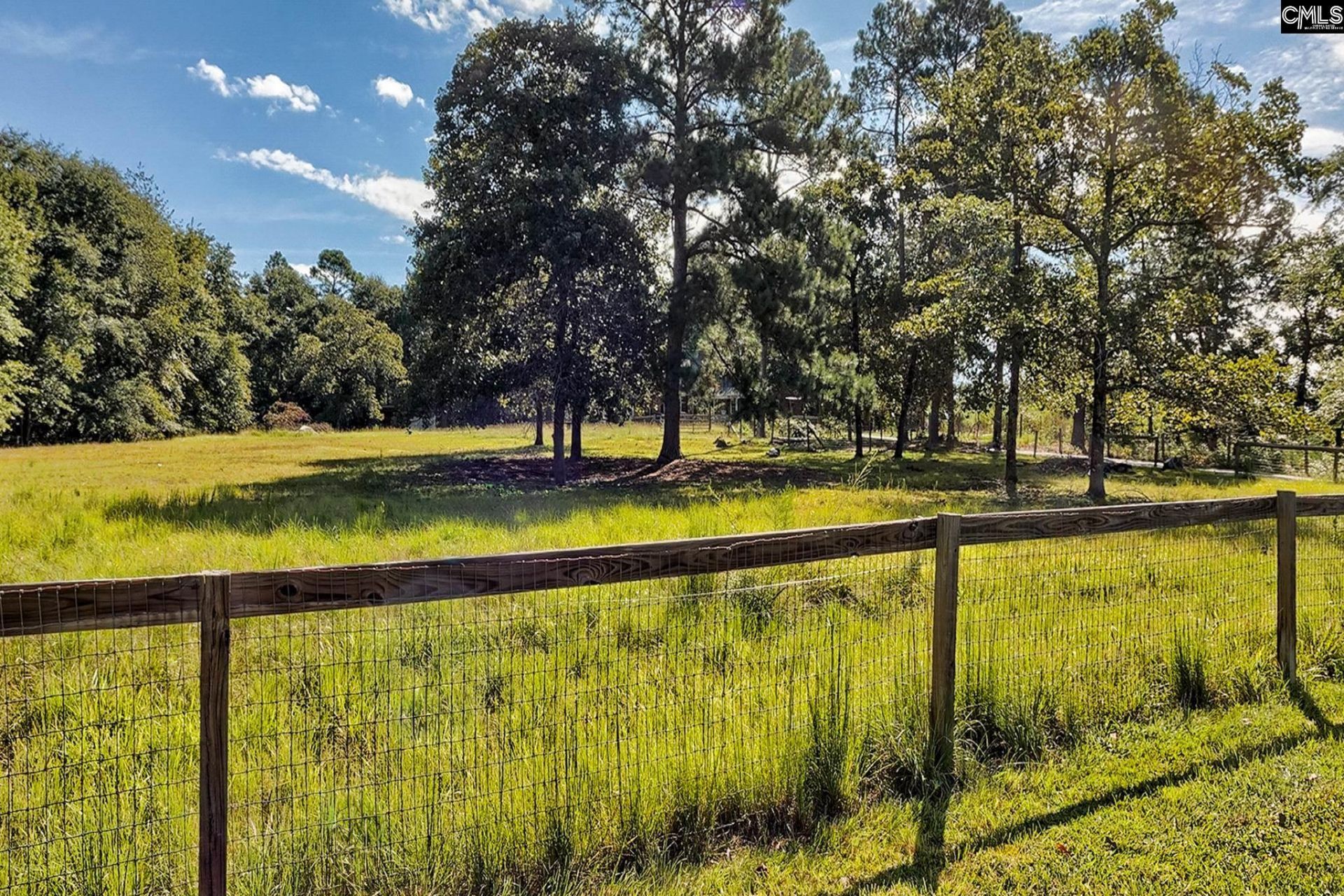 919 Windy Road Photo 8