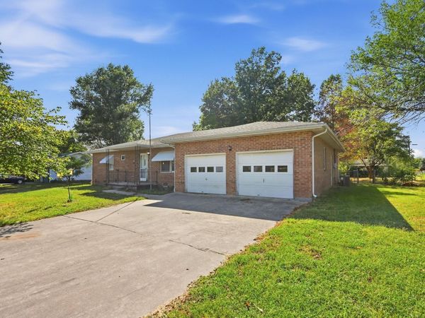 1200 Clinton Street, Golden City, MO 64748