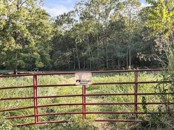 000 County Road 9160, Koshkonong, MO 65692