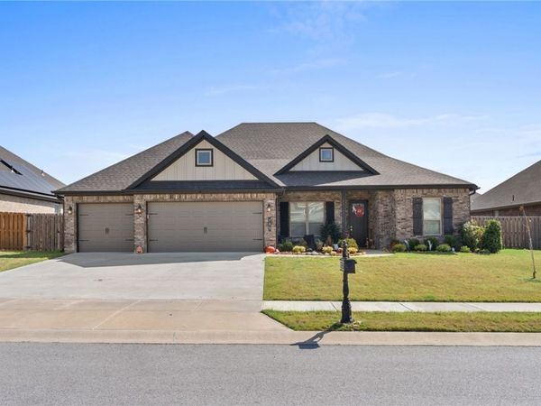 790 Soldera Road , Tontitown, AR 72762