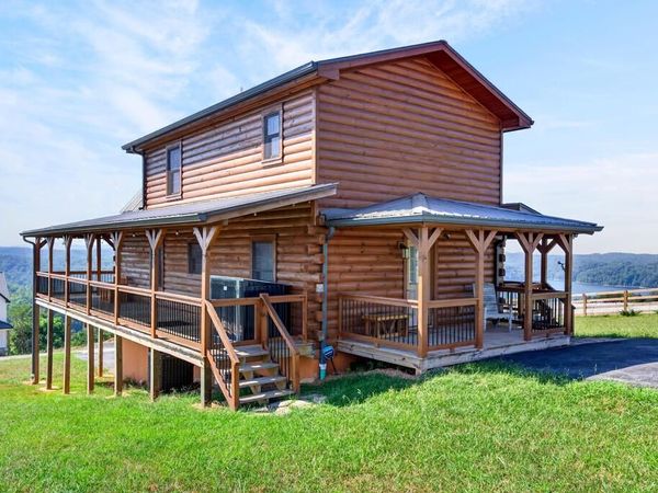 121 Bluegill Lane, Hilham, TN 38568