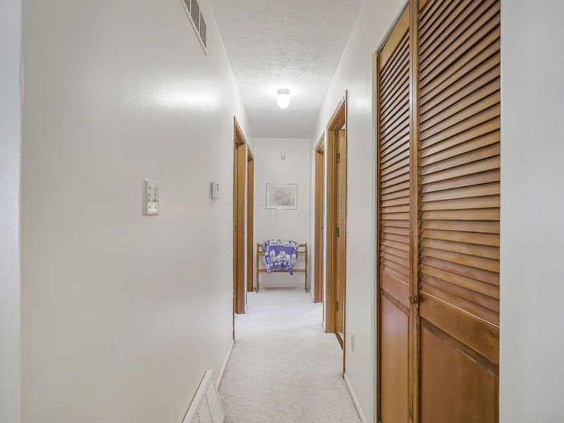 3060 Dunloe Road, Columbus, OH 43232 Photo 18