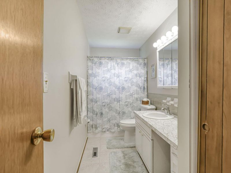 3060 Dunloe Road, Columbus, OH 43232 Photo 27
