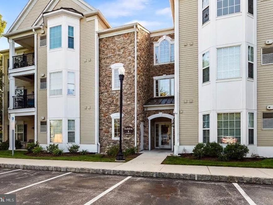 124 Creekside Drive, Unit 8, Brookhaven, PA 19015 Main Photo