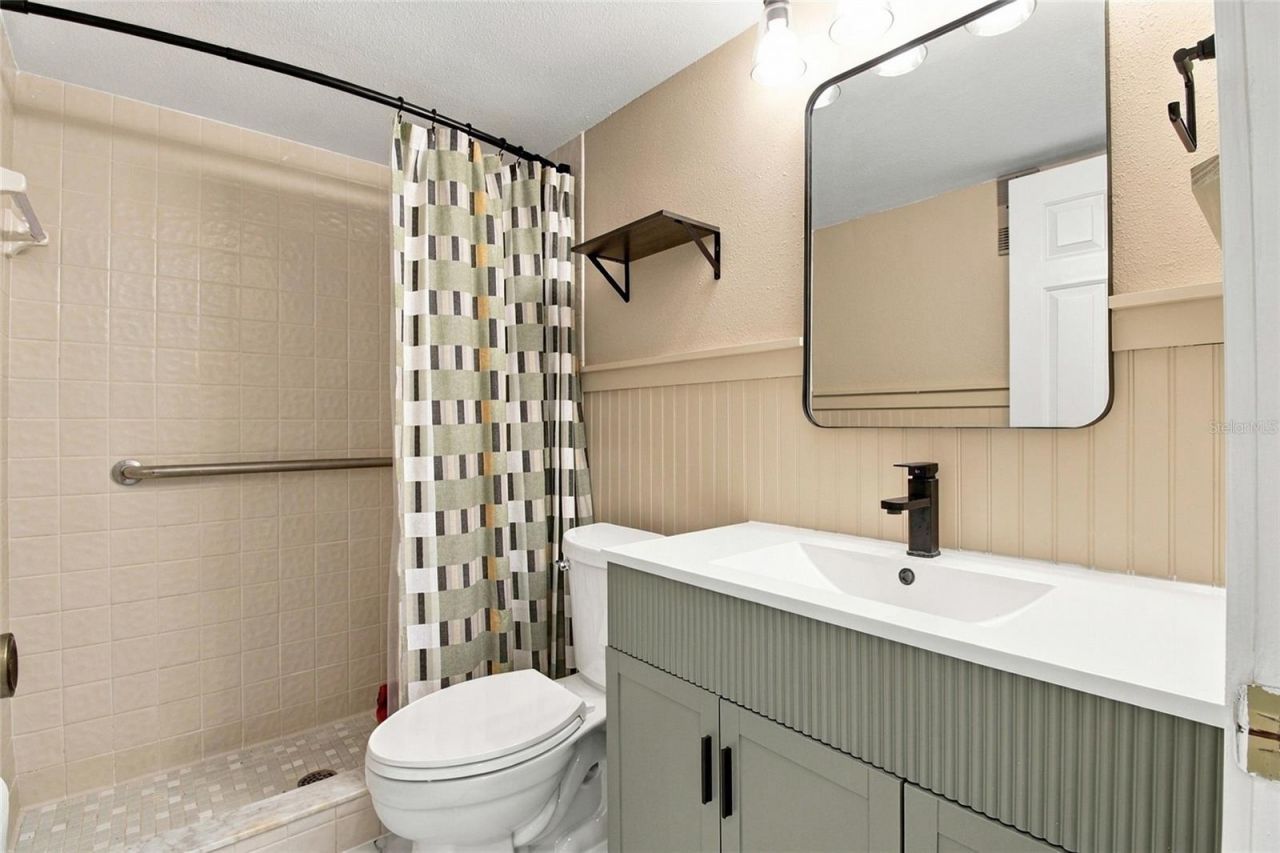 721 83rd Avenue N, Unit 202, Saint Petersburg, FL 33702 Photo