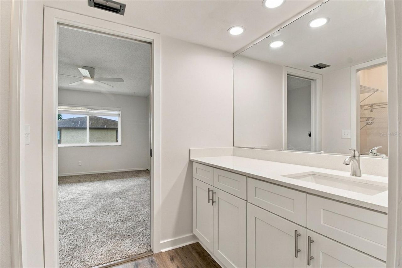 721 83rd Avenue N, Unit 202, Saint Petersburg, FL 33702 Photo