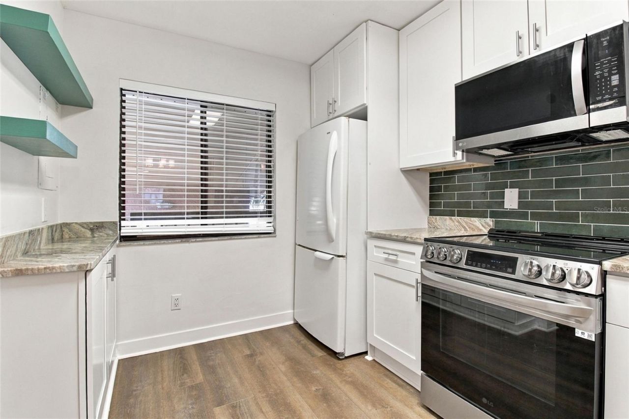 721 83rd Avenue N, Unit 202, Saint Petersburg, FL 33702 Photo