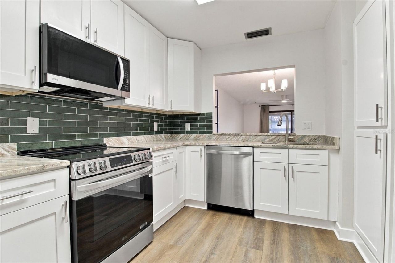 721 83rd Avenue N, Unit 202, Saint Petersburg, FL 33702 Photo