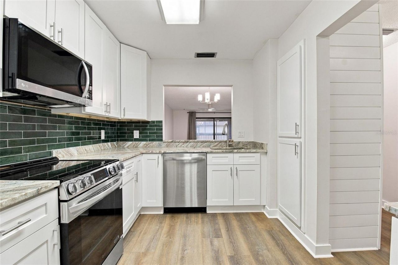 721 83rd Avenue N, Unit 202, Saint Petersburg, FL 33702 Photo