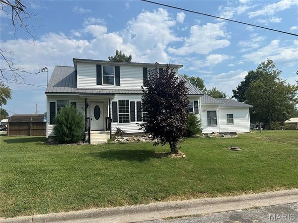 404 S Vine Street , Sparta, IL 62286