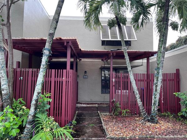 11010 Clubhouse Rd , Pembroke Pines, FL 33026