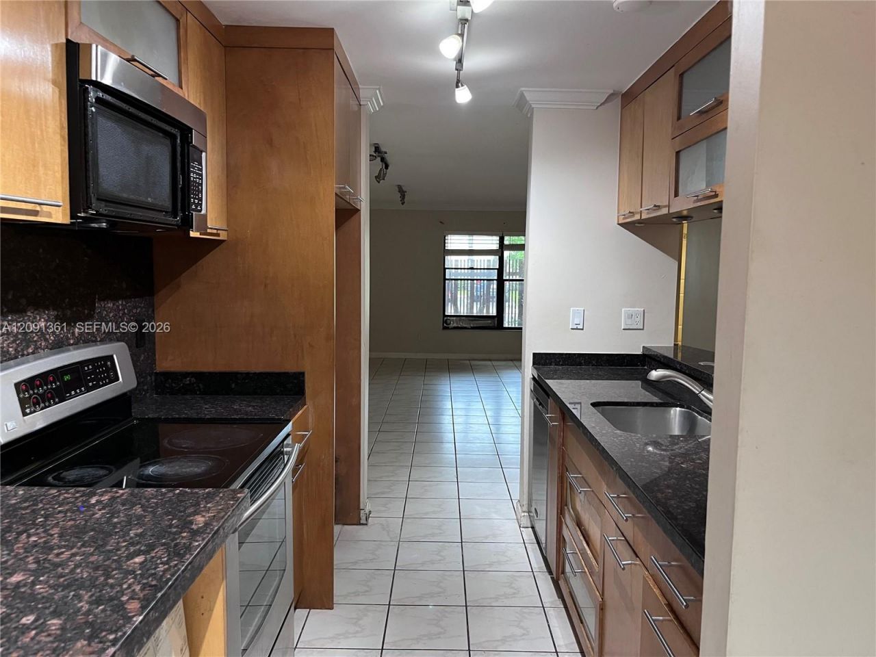 11010 Clubhouse Rd , Pembroke Pines, FL 33026 Photo