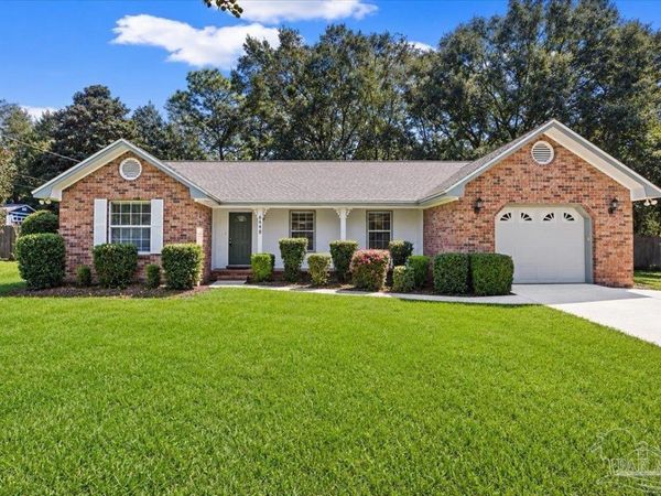 6448 Imperial Dr, Milton, FL 32570