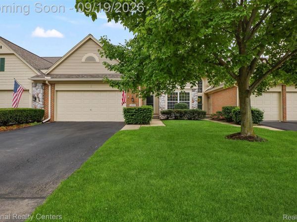 2241 Hogan Way N, Unit 117, Canton Township, Mi 48188