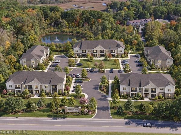 5743 Cooley Lake Rd , Waterford Township, Mi 48327