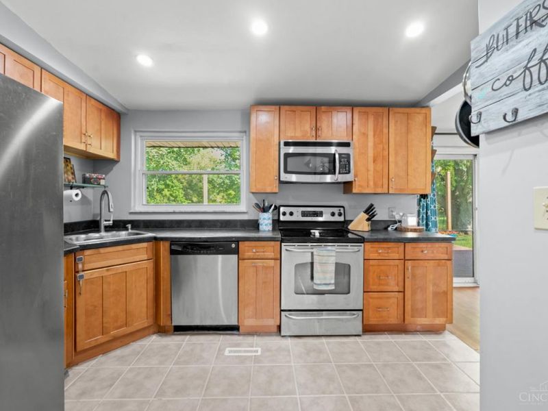 572 Terrace View Drive, Union Township, OH 45255 Photo 14