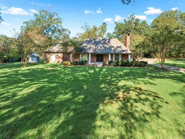 6615 Oak Cluster Dr, Greenwell Springs, LA 70739