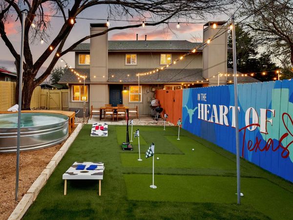 2418 Burleson CT, Austin, TX 78741