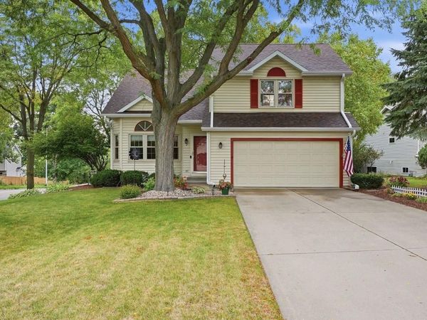 2 Cottonwood Circle, Madison, WI 53704
