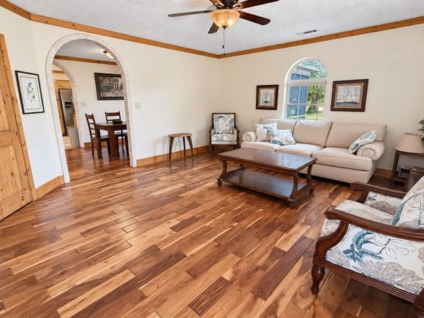4141 Old Samburg Road , Hornbeak, TN 38232