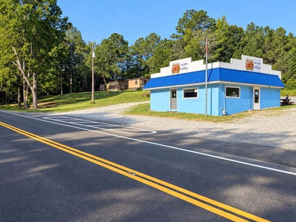 1080 Cook Street , Lexington, TN 38351
