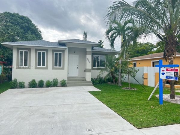 2254 Cody St , Hollywood, FL 33020