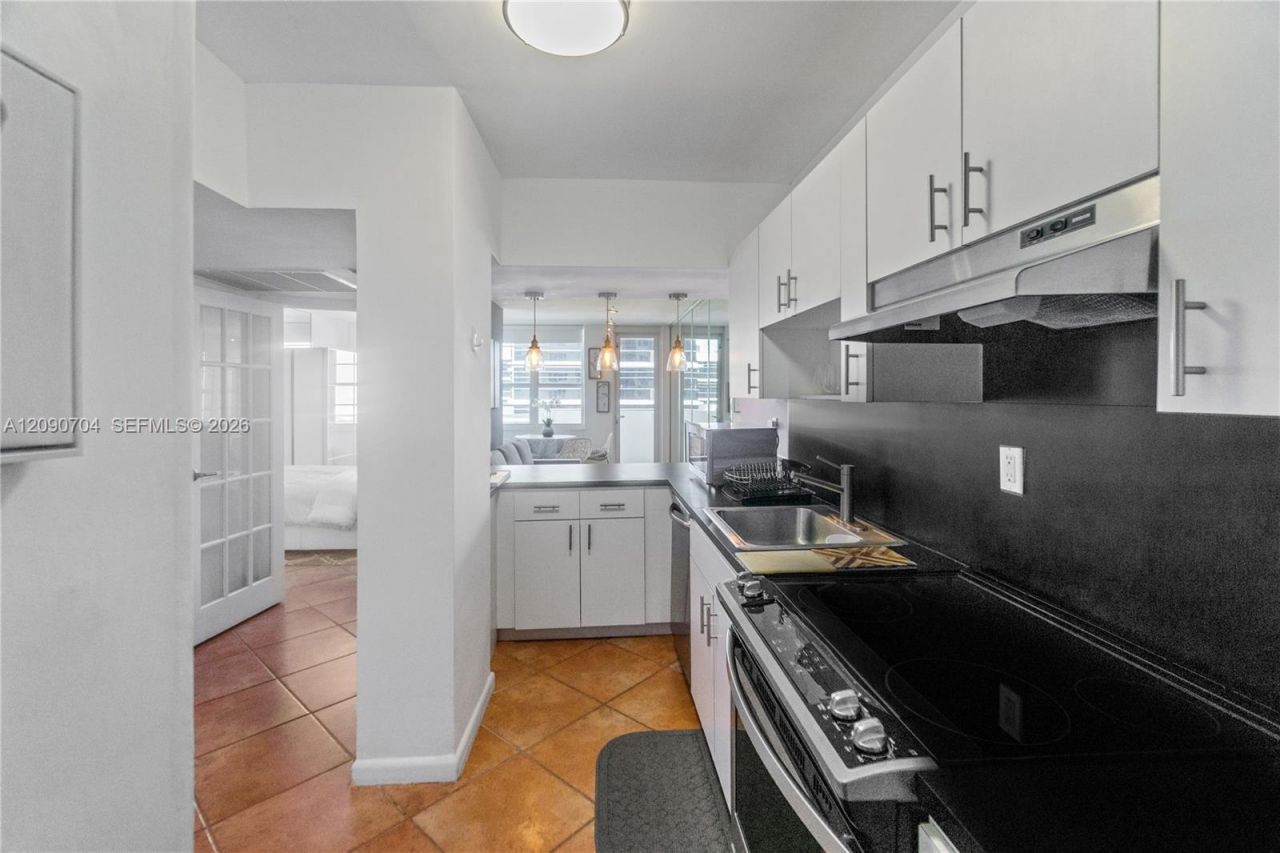 100 Lincoln Rd , Unit 1127, Miami Beach, FL 33139 Photo